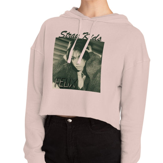 Felix Lee Monochrome Contrast Cropped Hoodie in blush, featuring a high-contrast graphic of Felix Lee with Stray Kids branding. This stylish cropped hoodie blends vintage monochrome aesthetics with modern streetwear, made from a soft cotton blend for comfort and durability. Form ModeKVetements.