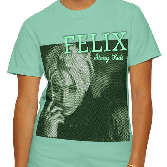 Felix Lee Stray Kids Unisex T-Shirt in island reef – Engraved Presence. A striking portrait of Felix Lee styled with a vintage money engraving effect, creating a high-contrast, textured aesthetic. Deep green tones add a bold yet sophisticated edge, making this design timeless and effortlessly cool. ModeK Vetements.