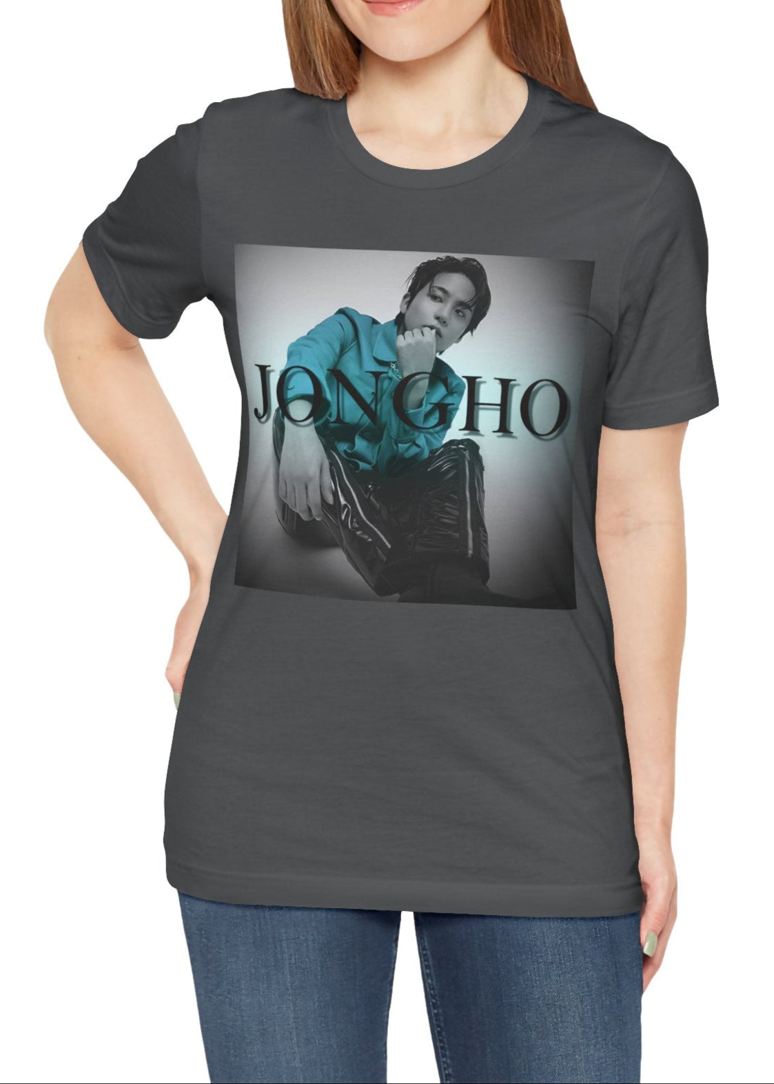 Jongho ATEEZ Unisex T-Shirt in asphalt, featuring a bold teal contrast against a monochrome backdrop. His unwavering gaze and strong posture exude quiet strength. ModeK Vetements.