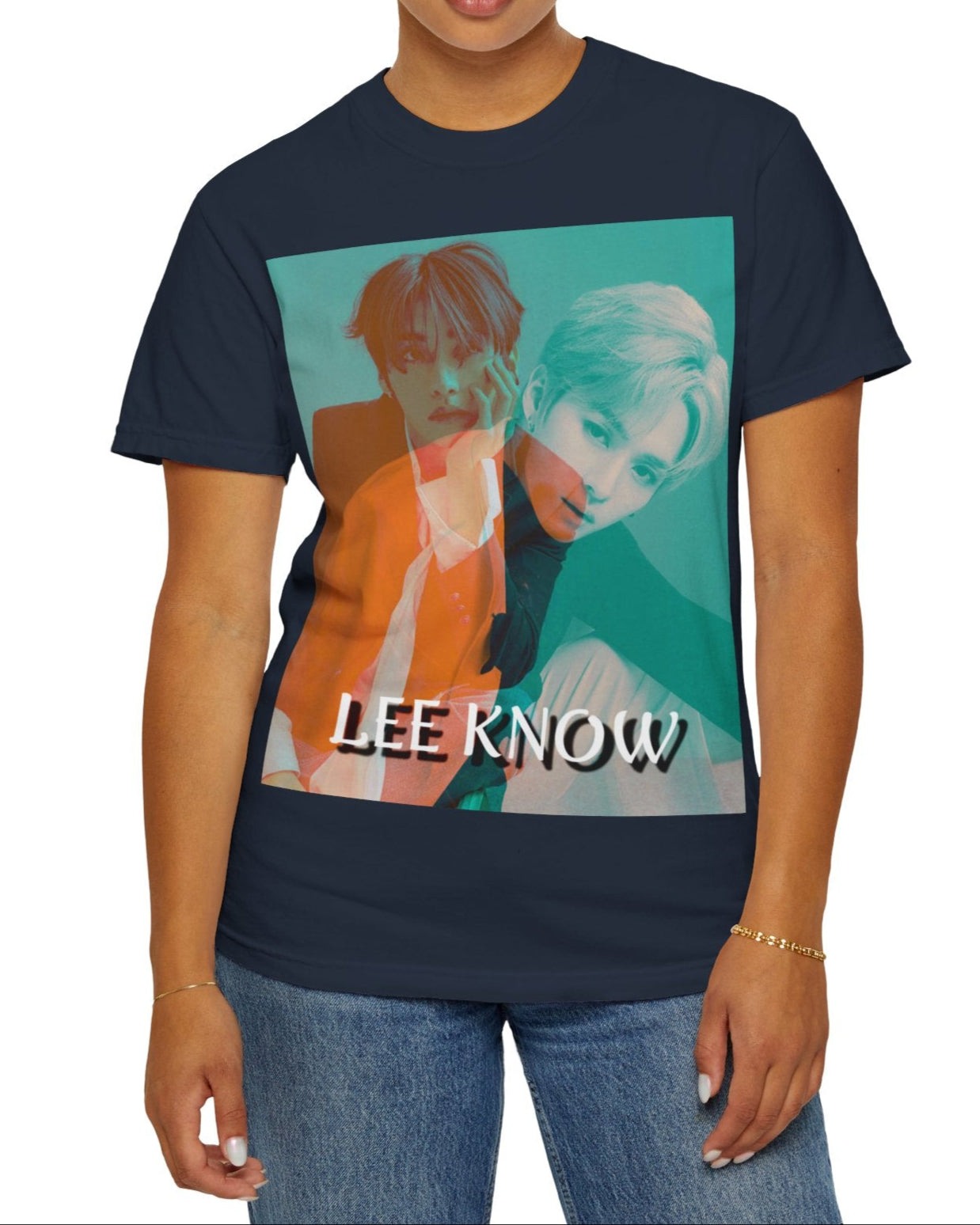 Lee Know SKZ unisex T-shirt in navy, with a bold double-exposure design in teal and tangerine tones. Features layered portraits and soft cotton fabric. ModeK Vetements.