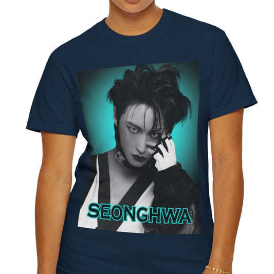 Seonghwa ATEEZ Unisex T-Shirt in true navy – Experiment in Contrasts. A striking black-and-white portrait of Seonghwa with dramatic lighting, deep shadows, and a piercing gaze. His darkened lips add an intense edge, while a bold teal glow surrounds him, creating a contrast between elegance and raw energy. ModeK Vetements.